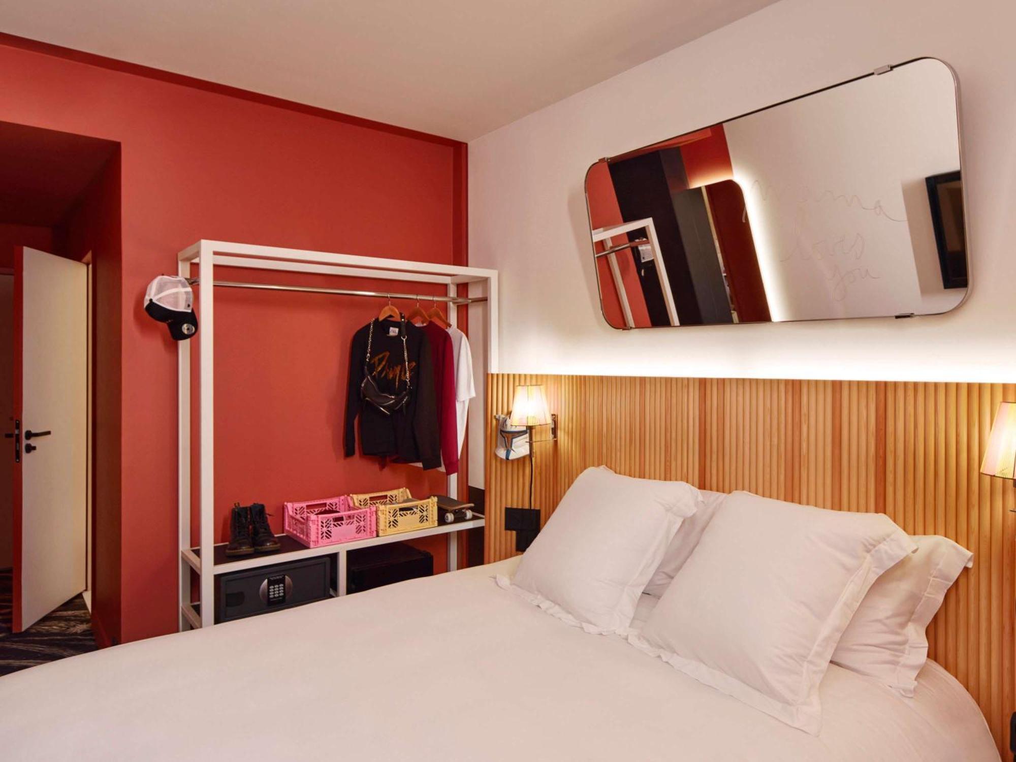 Отель Mama Shelter Paris La Defense Пюто Экстерьер фото