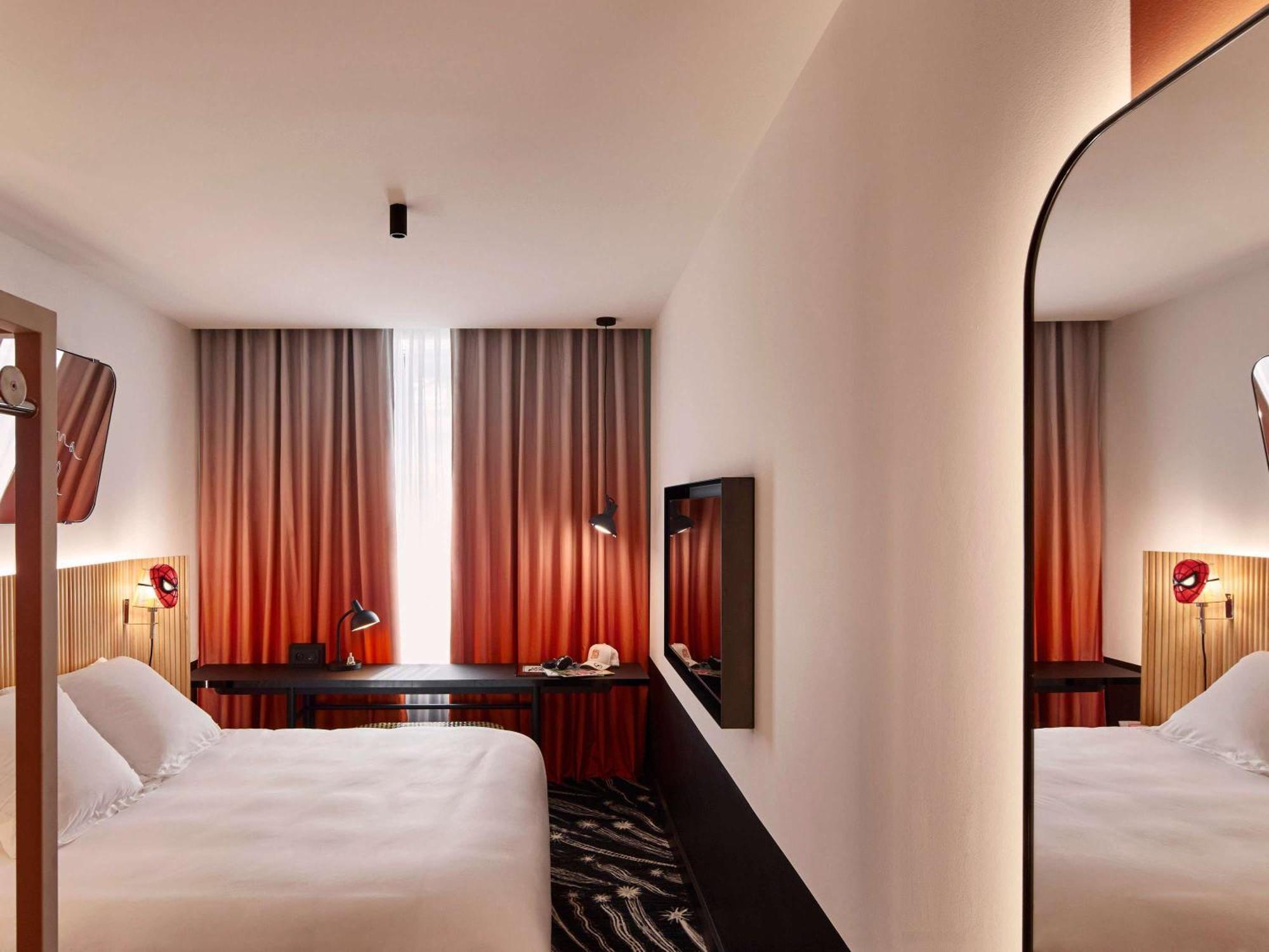 Отель Mama Shelter Paris La Defense Пюто Экстерьер фото